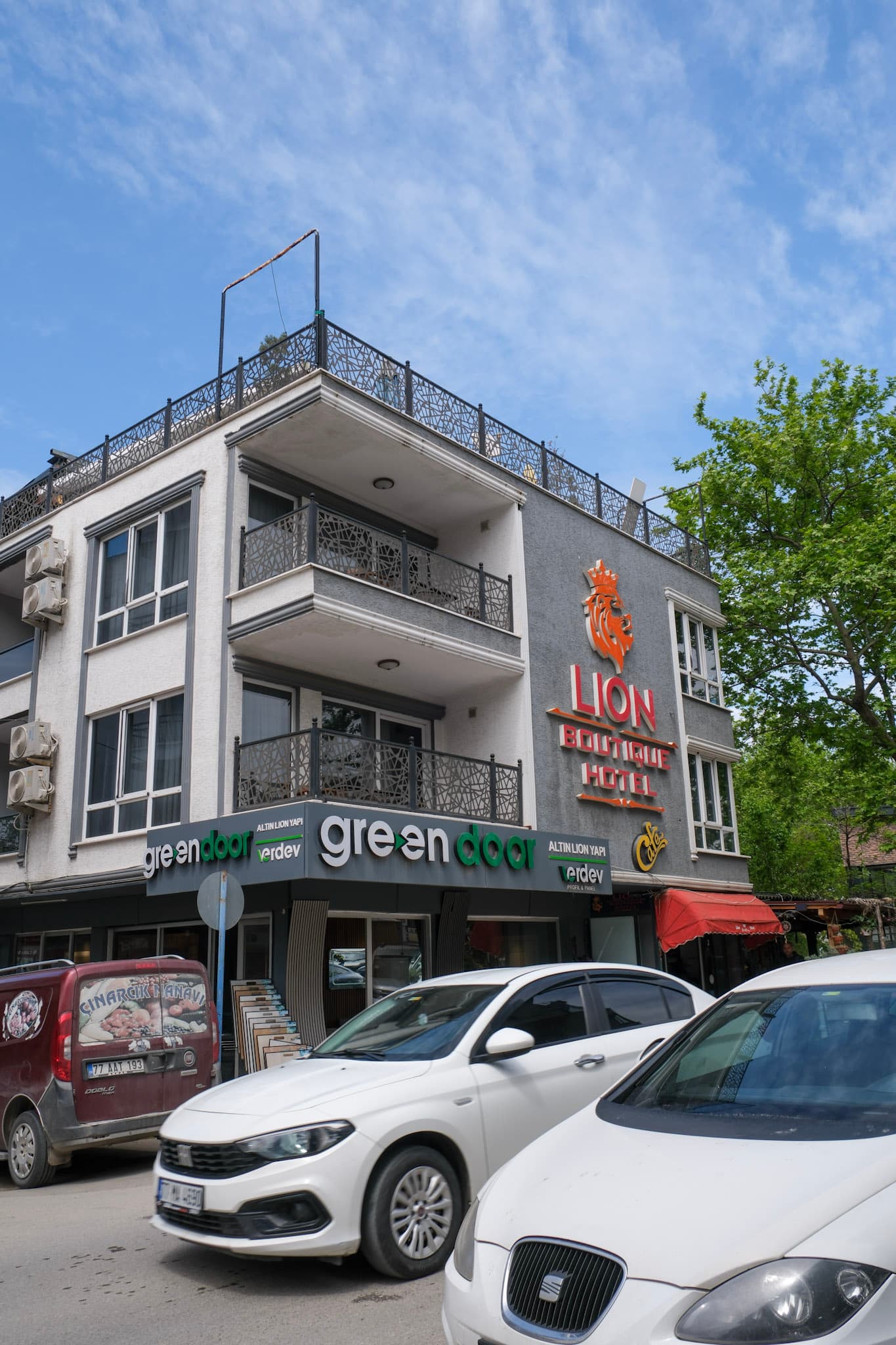 Lion Hotel Hoş Geldiniz